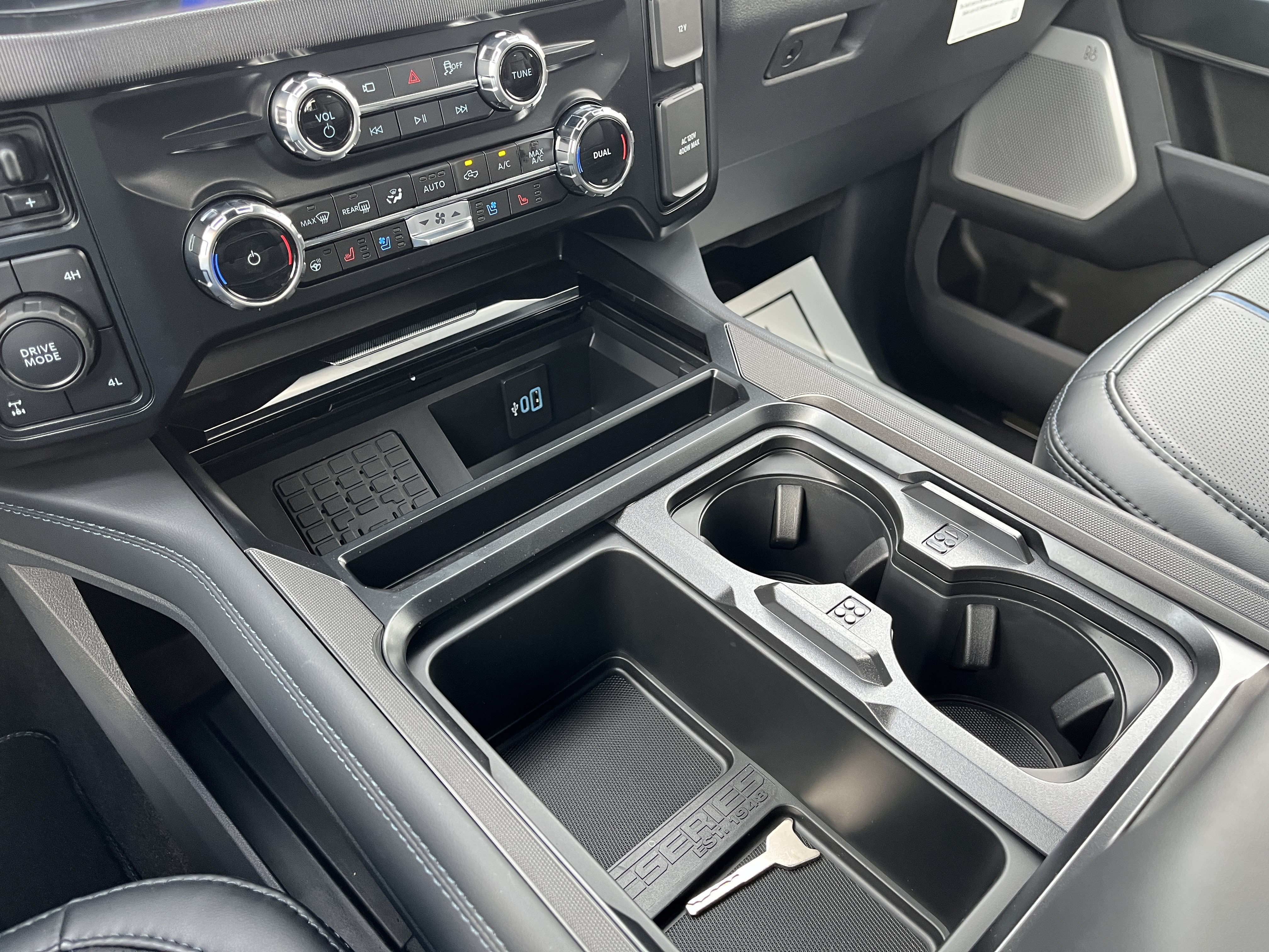 New 2026 Ford F250 Platinum AWD/4WD image 25