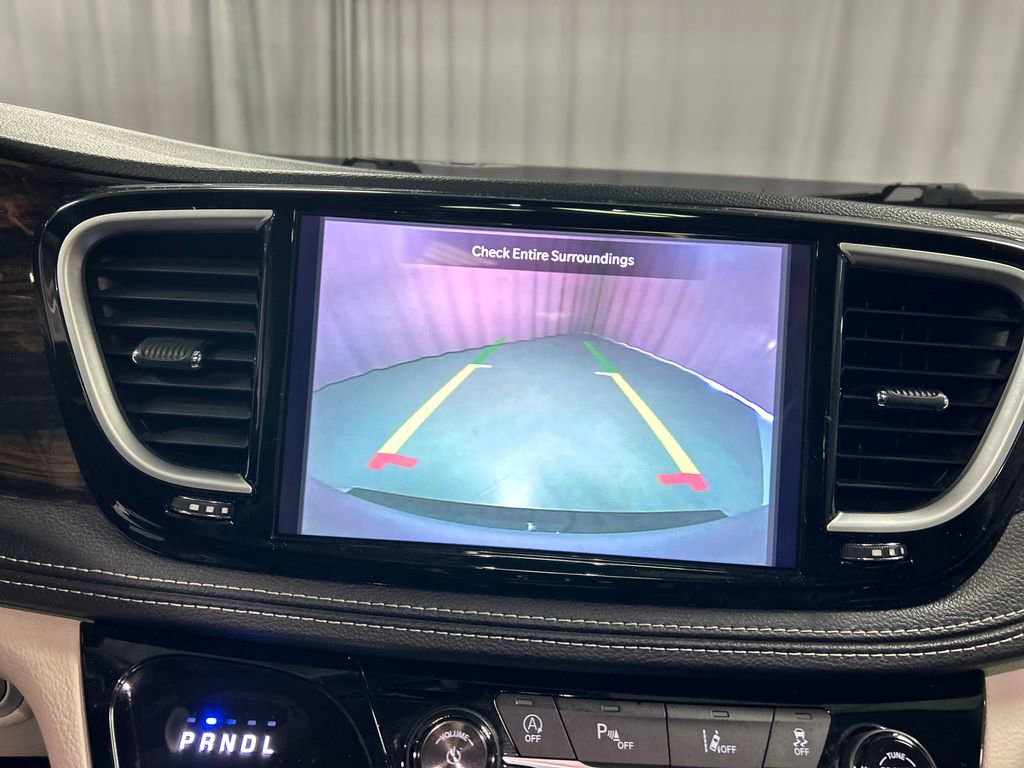 Used 2024 Chrysler Pacifica Limited image 18