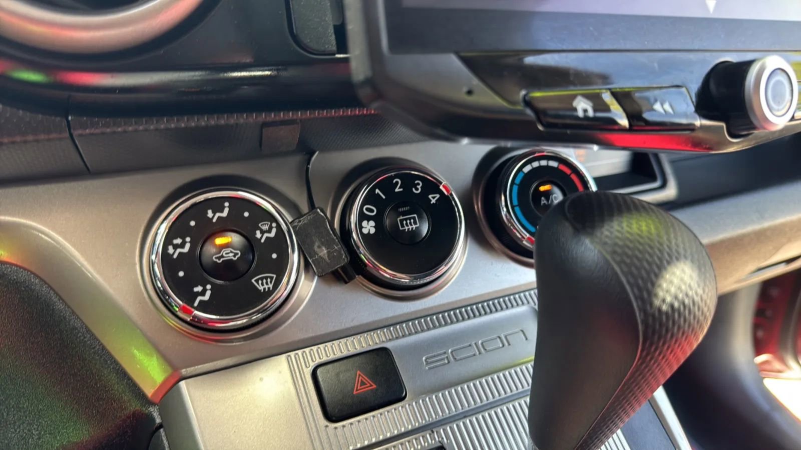Used 2014 Scion xB FWD image 19