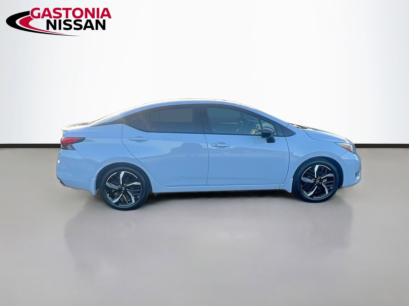 Used 2024 Nissan Versa SR w/ Electronics Package image 10