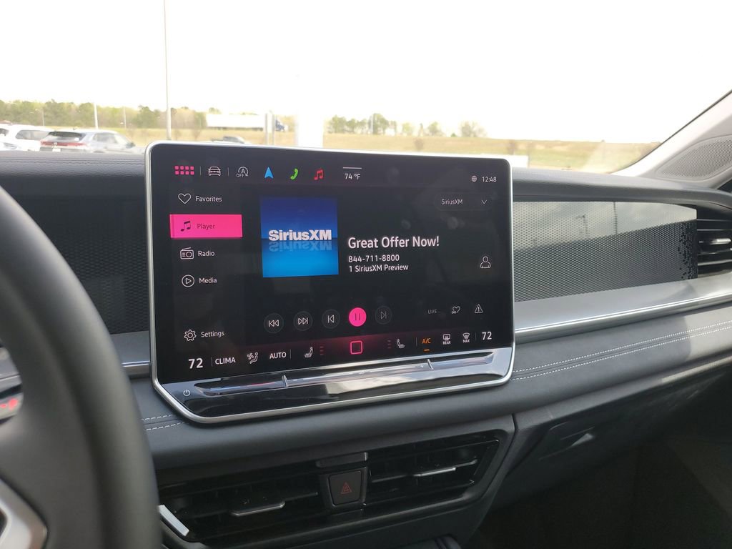 Used 2025 Volkswagen Tiguan SE image 12