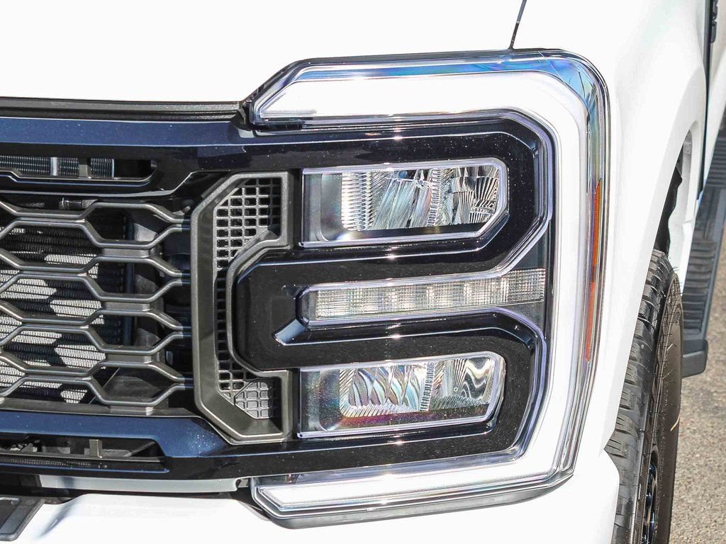 New 2026 Ford F250 XLT w/ XLT Premium Package AWD/4WD image 4