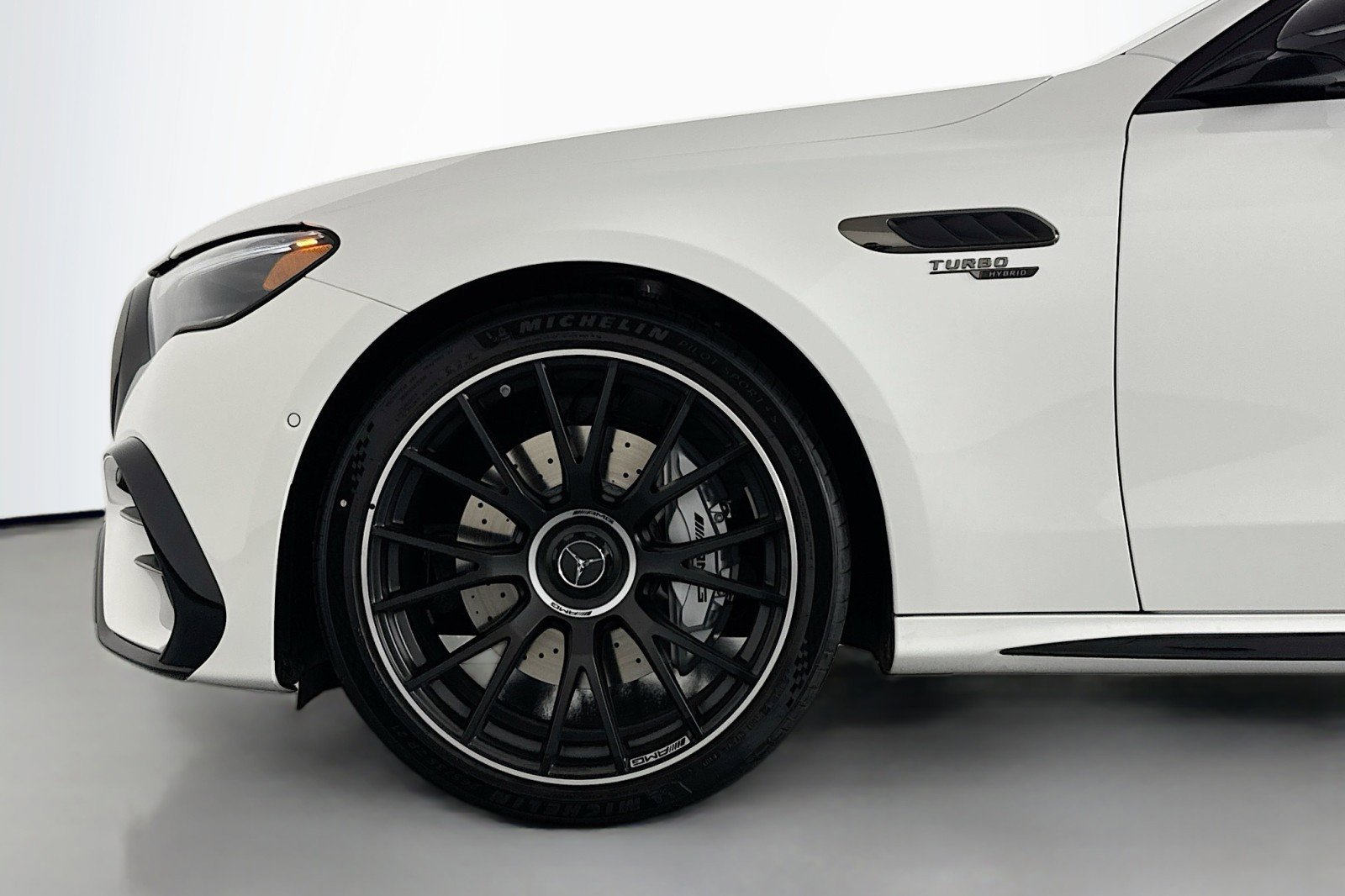 New 2026 Mercedes-Benz E 53 AMG e 4MATIC Sedan image 9