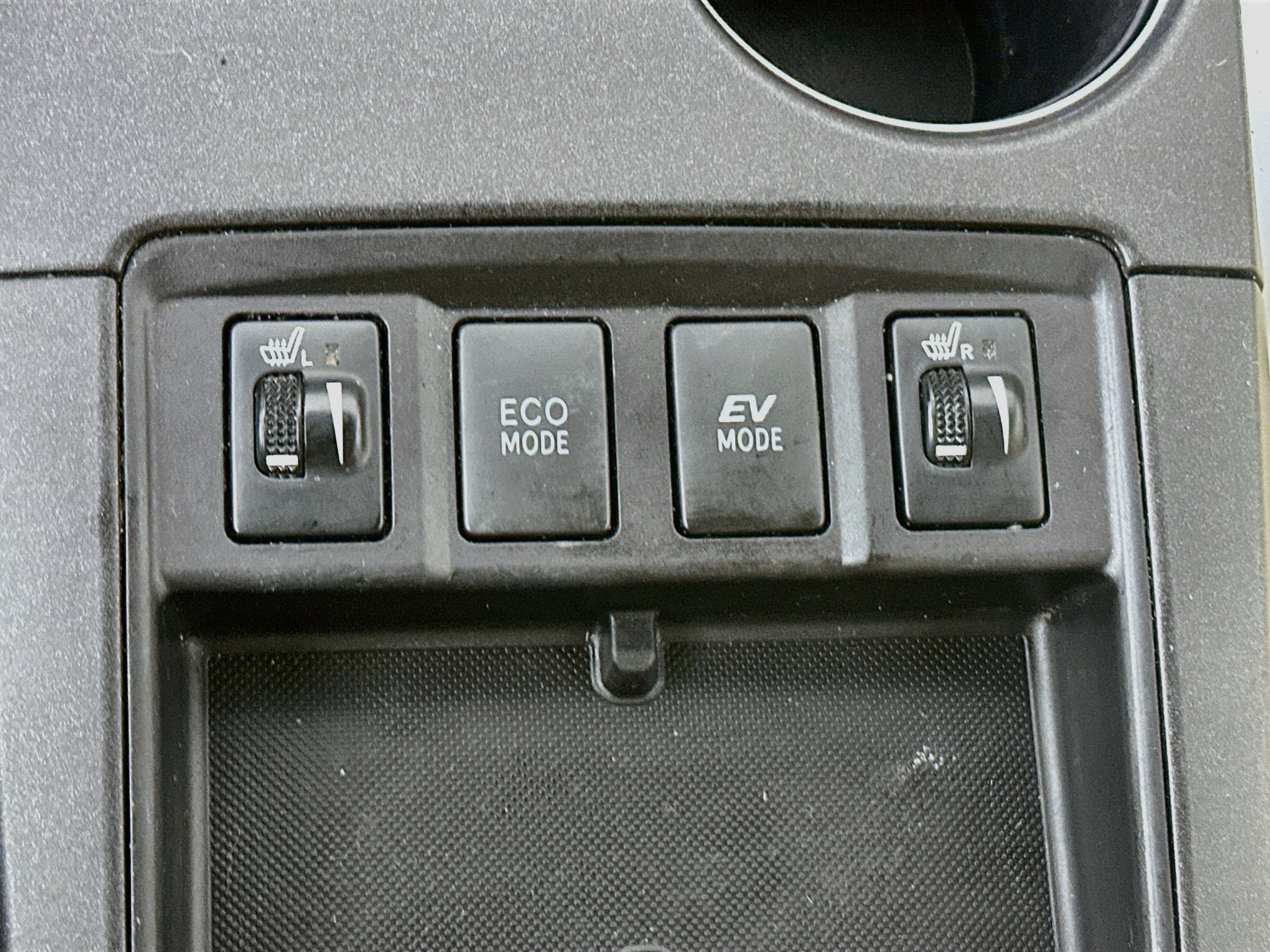 Used 2017 Toyota Camry XLE w/ Moonroof Package FWD image 26