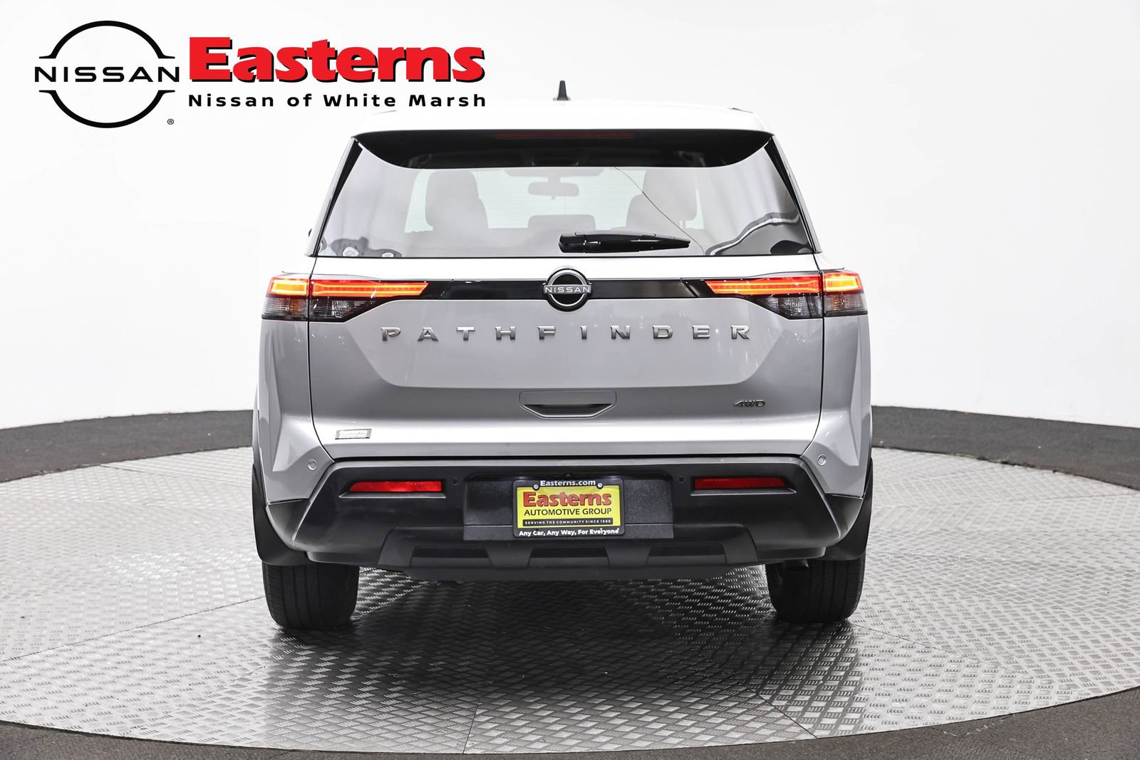 Used 2024 Nissan Pathfinder S AWD/4WD image 6