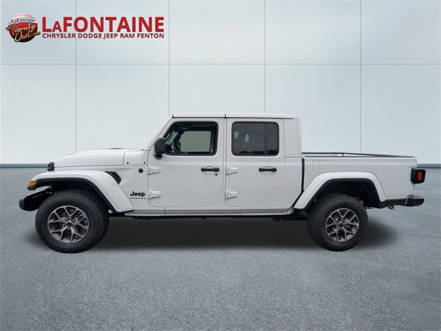 New 2025 Jeep Gladiator Sport image 2