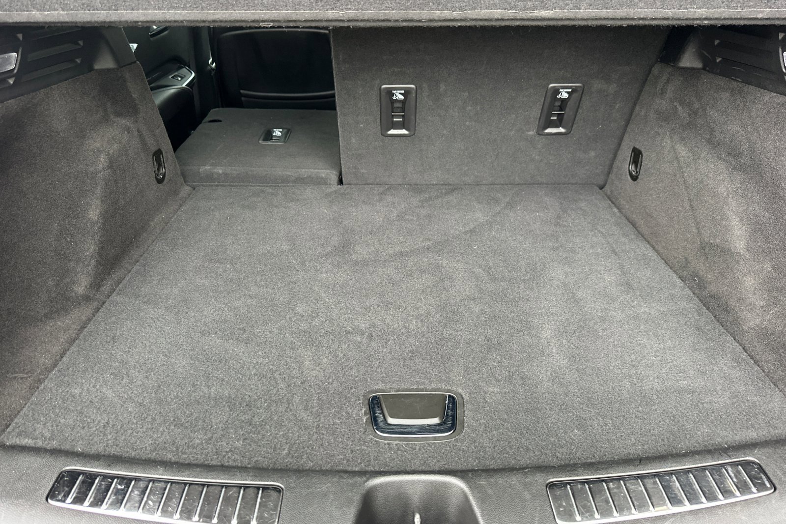 Used 2024 Cadillac XT4 Premium Luxury image 18