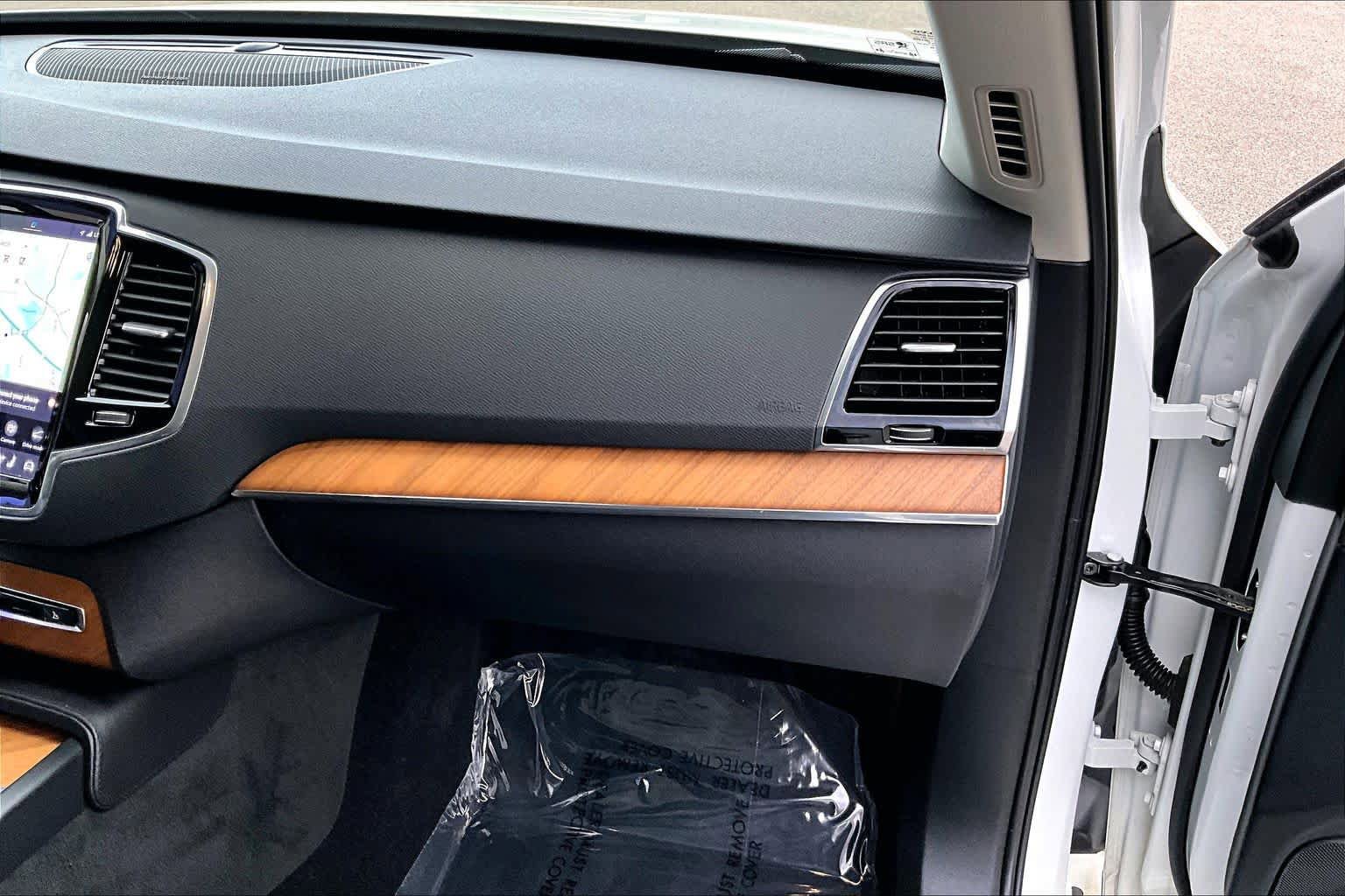 Certified 2023 Volvo XC90 B6 Plus w/ Protection Package Premier AWD/4WD image 19