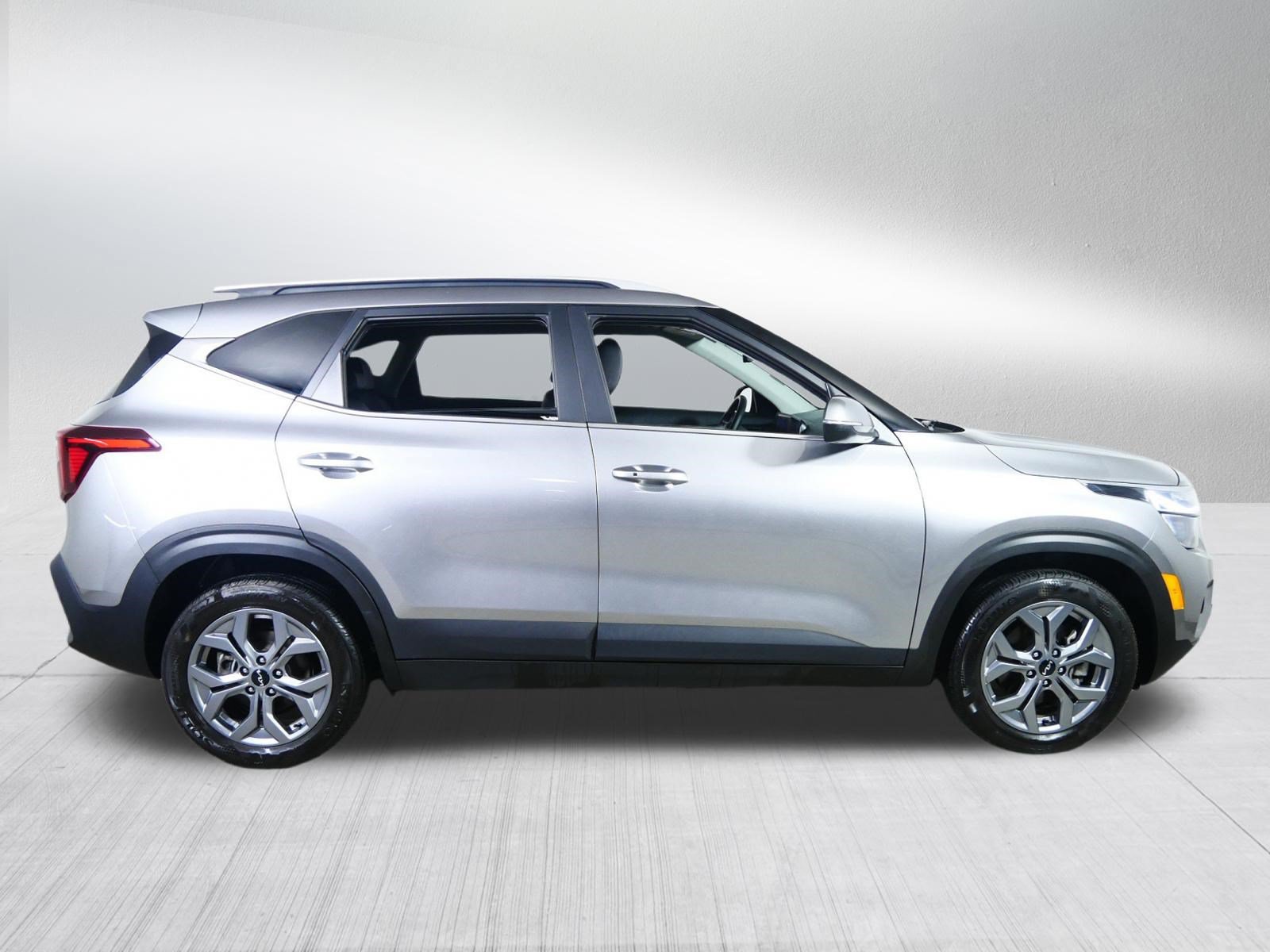Used 2024 Kia Seltos S AWD/4WD image 8