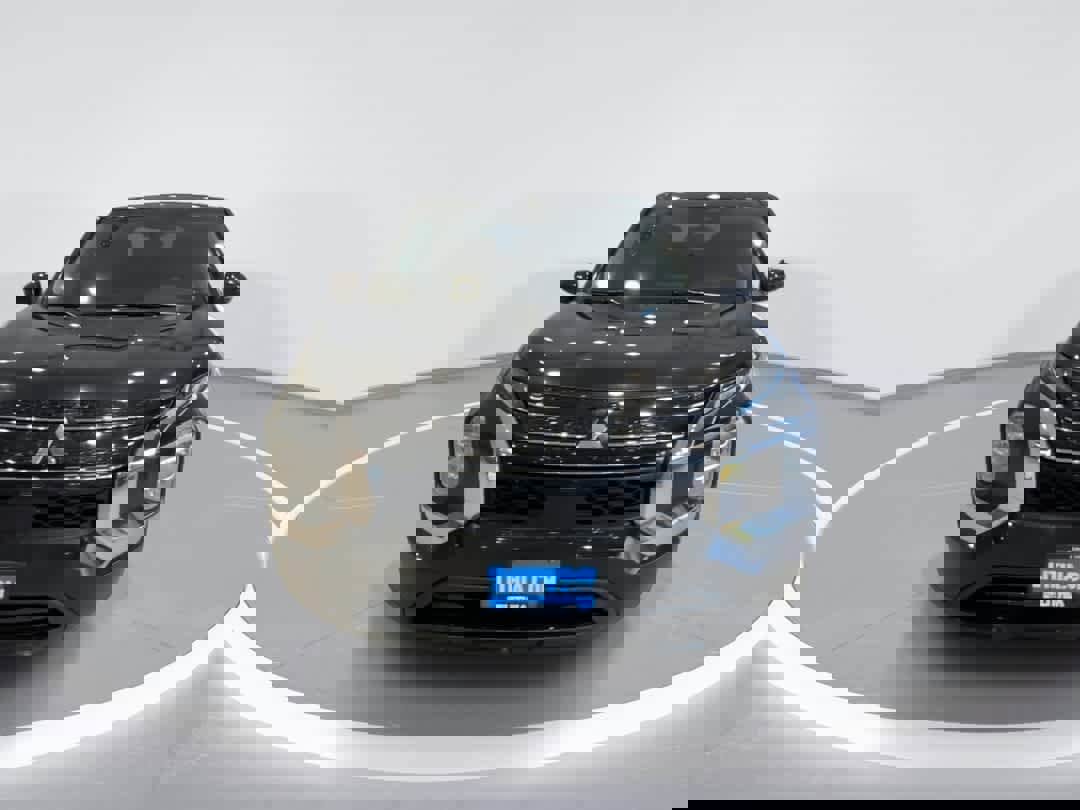 Used 2022 Mitsubishi Outlander ES image 3