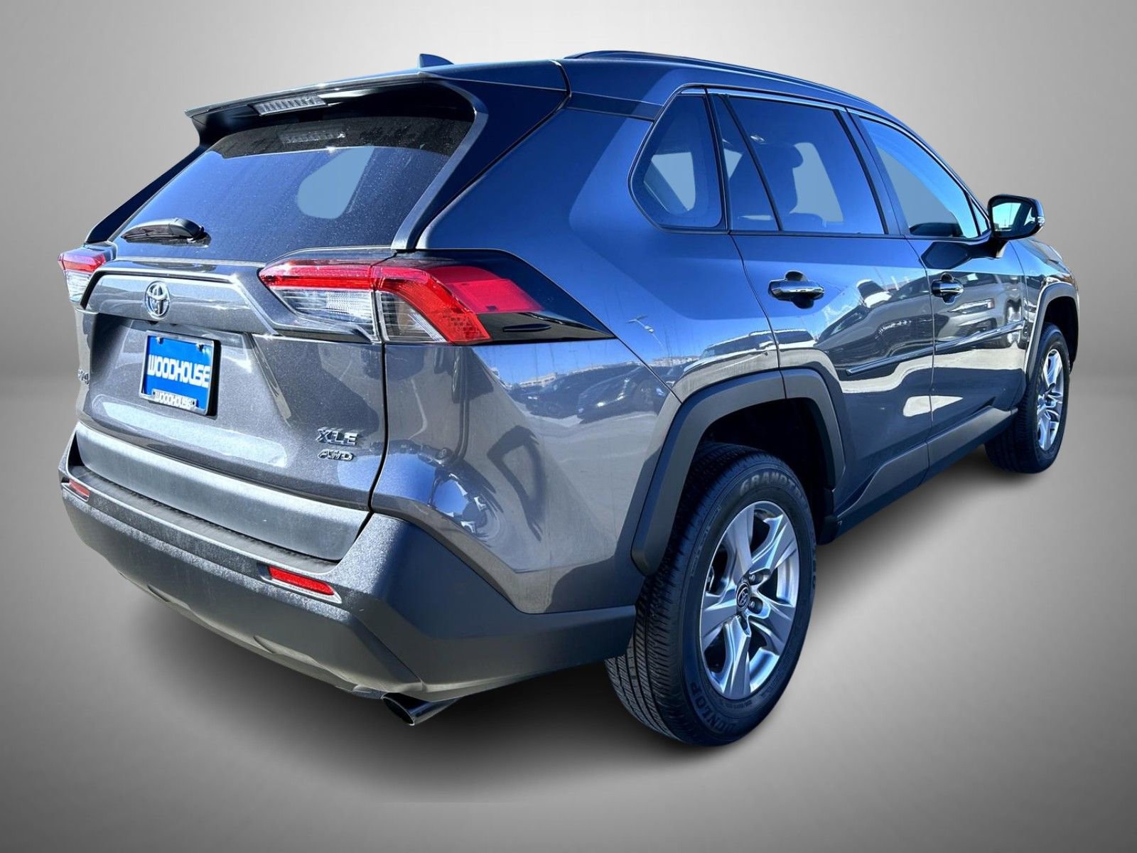Used 2023 Toyota RAV4 XLE AWD/4WD image 5