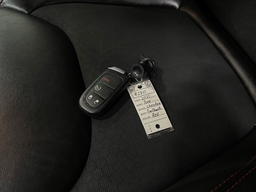 Used 2021 Jeep Cherokee Trailhawk w/ Trailer Tow Group image 37