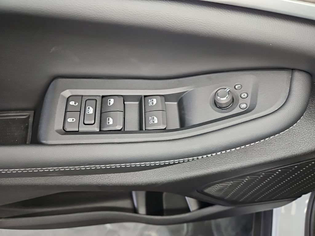 New 2026 Jeep Grand Cherokee Limited AWD/4WD image 17