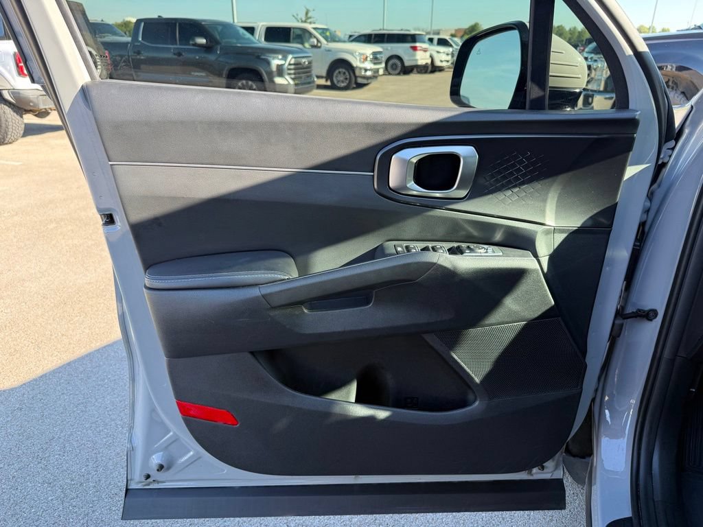 Used 2025 Kia Sorento EX w/ Panoramic Sunroof Package FWD image 7