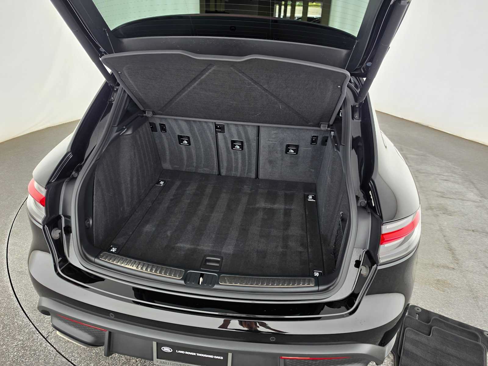 Used 2024 Porsche Macan AWD/4WD image 14
