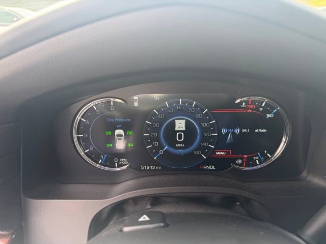 Used 2017 Cadillac Escalade Luxury AWD/4WD image 4