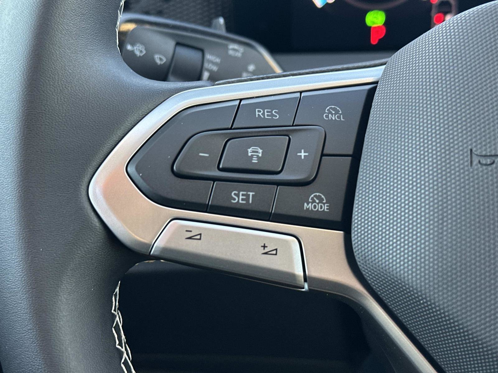 New 2026 Volkswagen Tiguan SE image 22