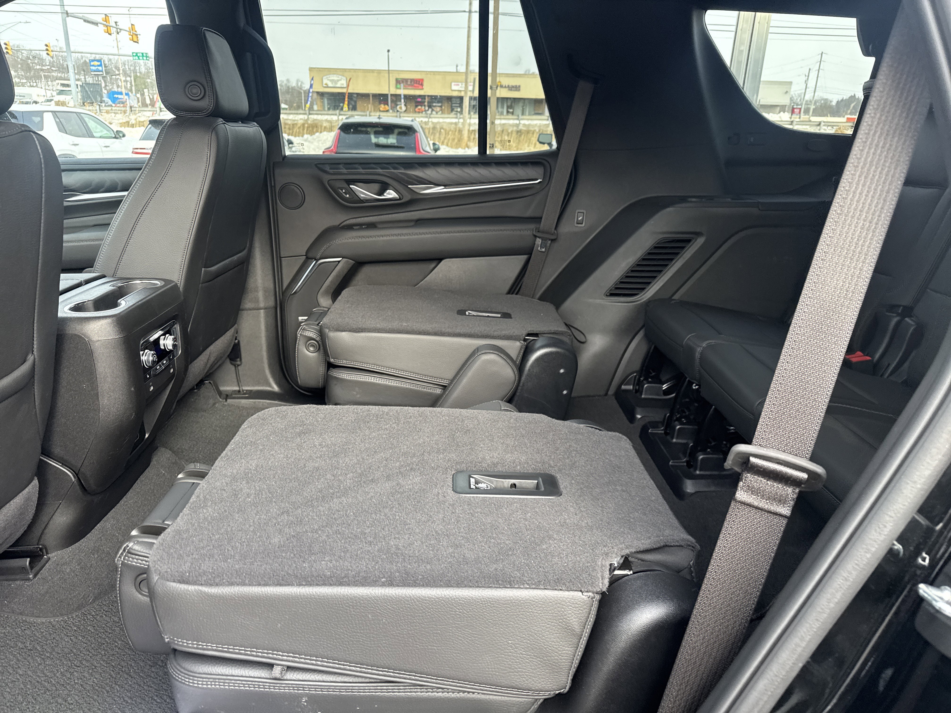 Used 2024 GMC Yukon Denali image 13