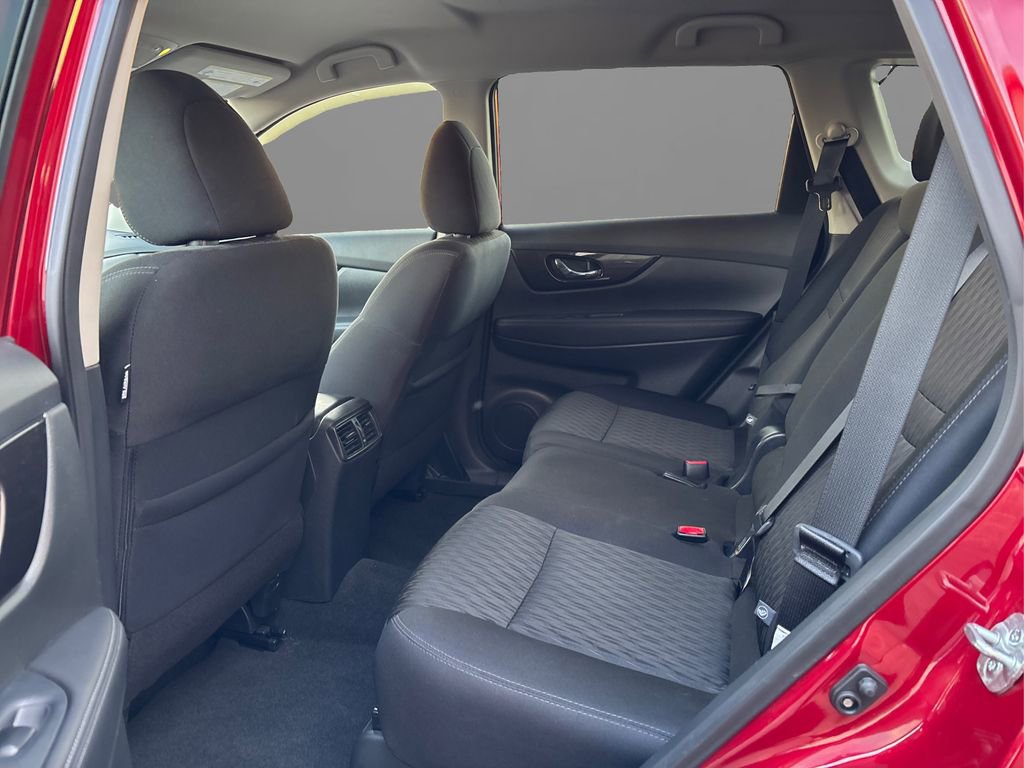 Used 2019 Nissan Rogue SV image 10