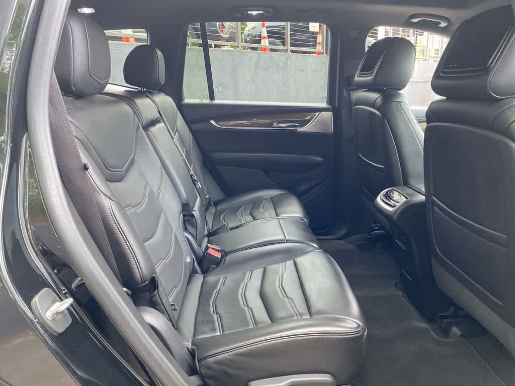 Used 2020 Cadillac XT6 Premium Luxury w/ Platinum Package AWD/4WD image 19