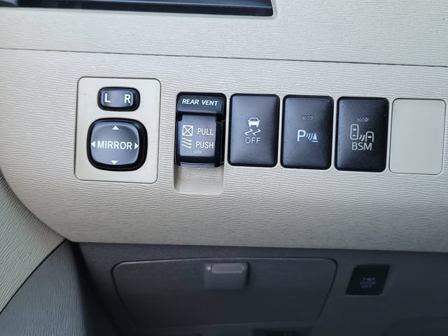 Used 2014 Toyota Sienna XLE FWD image 15