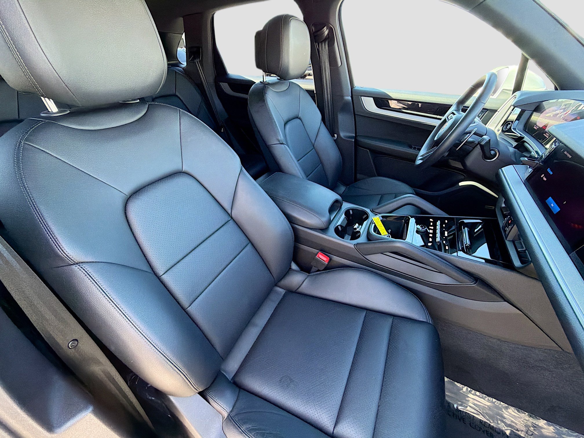 Used 2025 Porsche Cayenne image 15