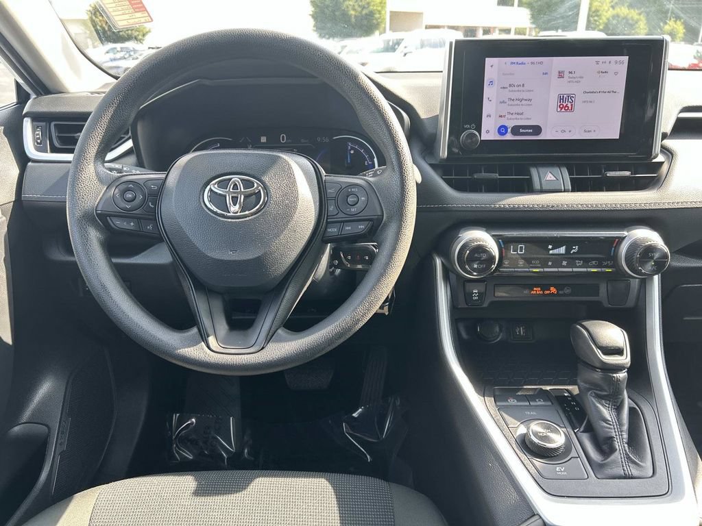 Used 2024 Toyota RAV4 LE AWD/4WD image 16