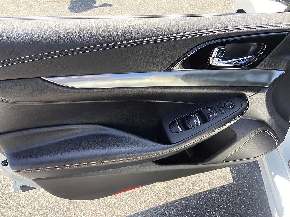 Used 2020 Nissan Maxima 3.5 SV w/ Floor Mat Group FWD image 11