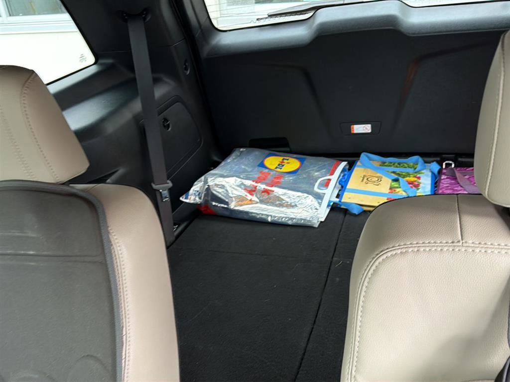 Used 2018 Ford Explorer XLT w/ Equipment Group 202A image 52