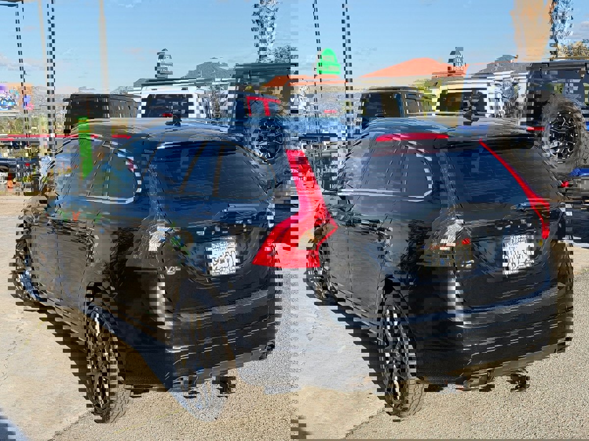 Used 2015 Volvo V60 T5 Platinum image 6