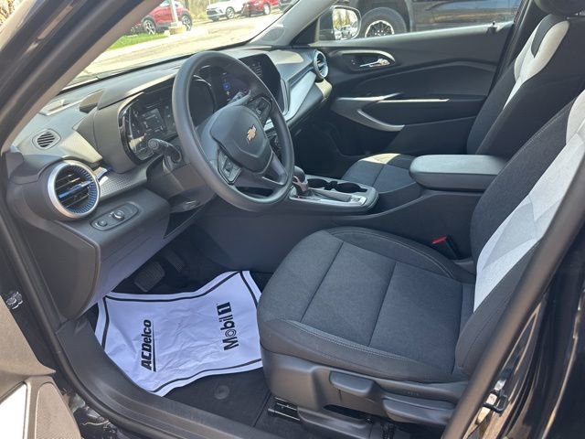 Used 2024 Chevrolet Trax LS FWD image 12