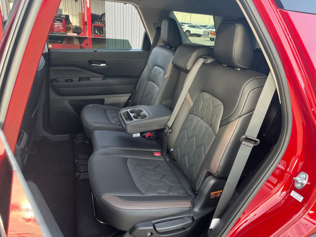 New 2026 Nissan Pathfinder Platinum image 21