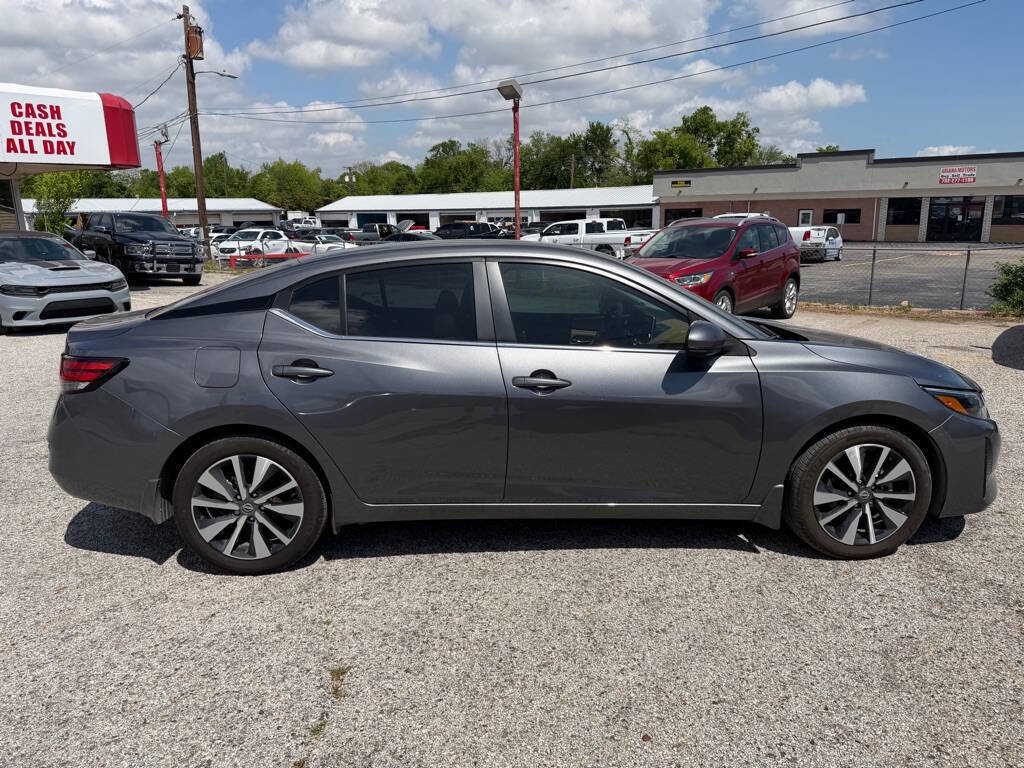 Used 2025 Nissan Sentra SV w/ SV Premium Package image 8