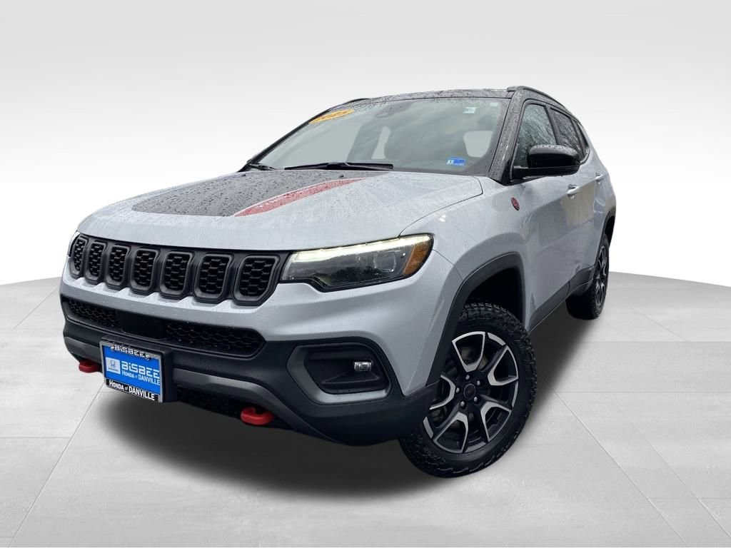 Used 2025 Jeep Compass Trailhawk w/ Trailhawk Elite Group image 32