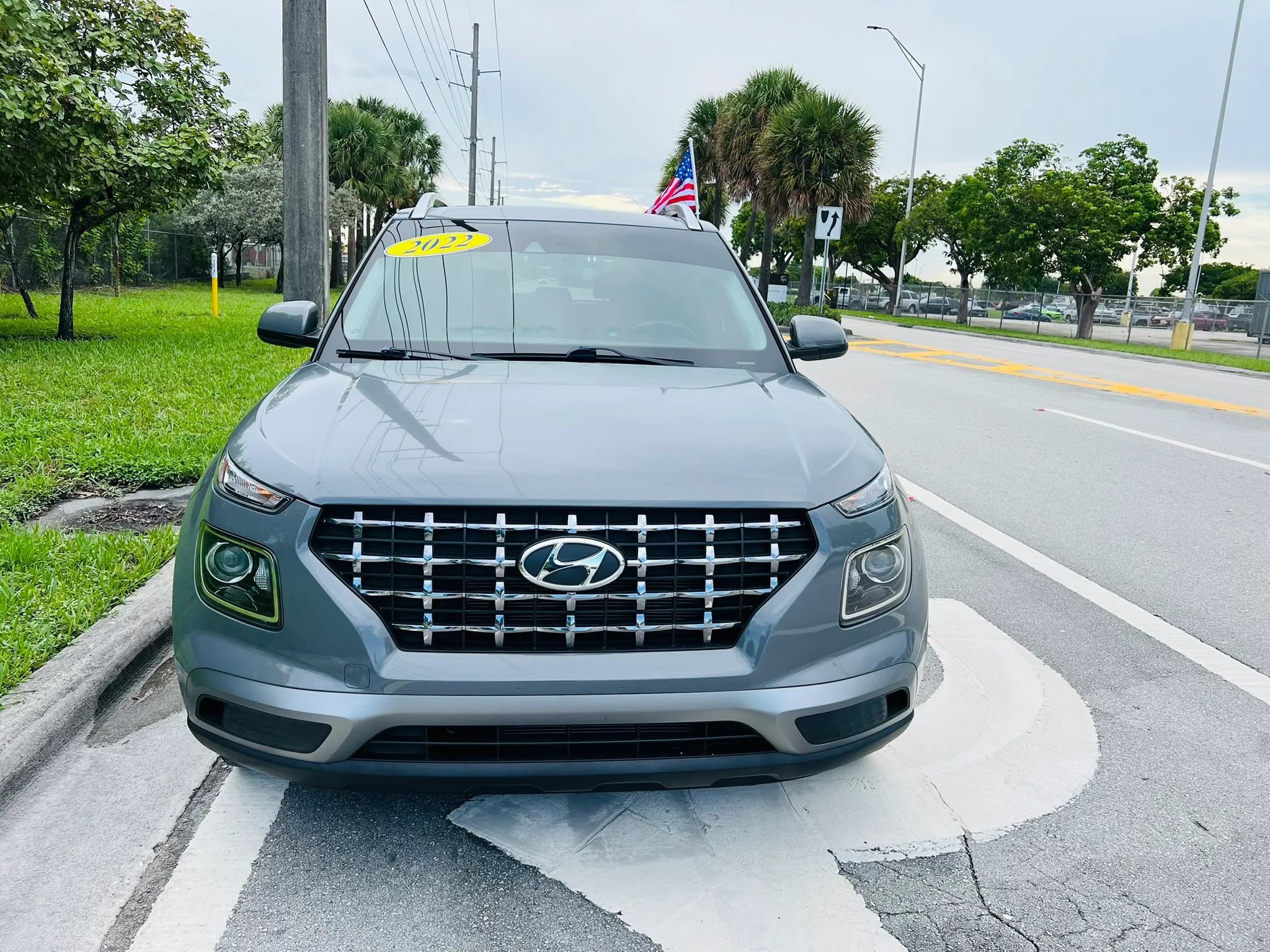Used 2022 Hyundai Venue SEL FWD image 8