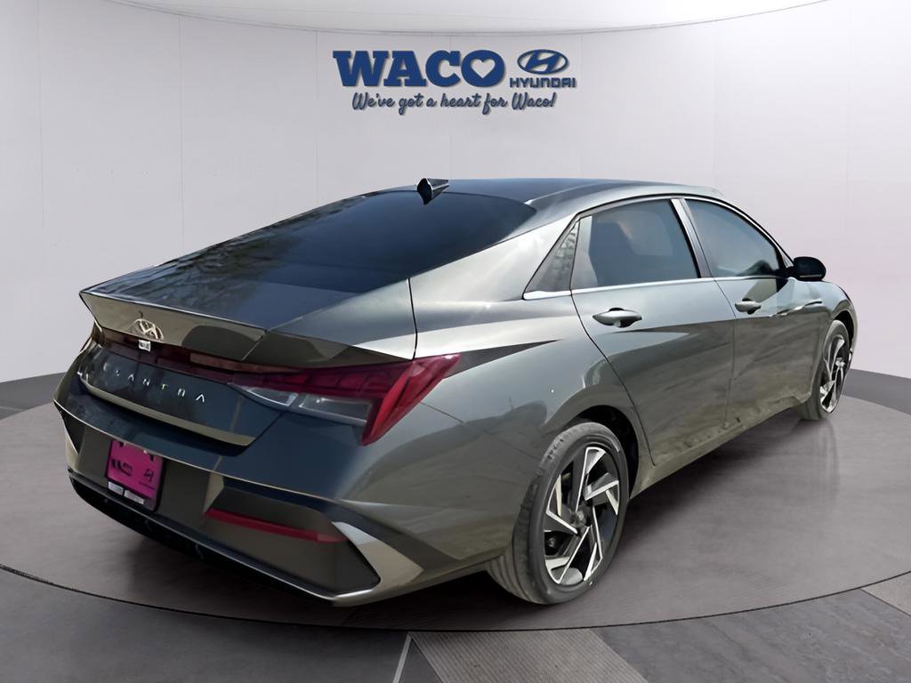 Used 2025 Hyundai Elantra SEL FWD image 15