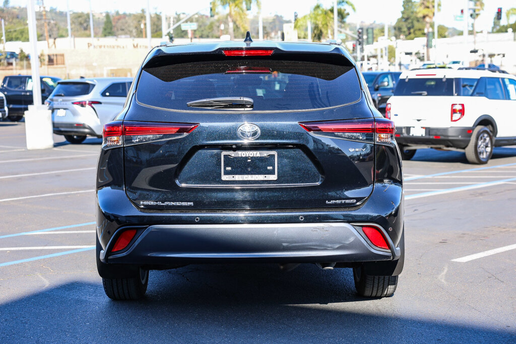 Certified 2025 Toyota Highlander Limited image 24