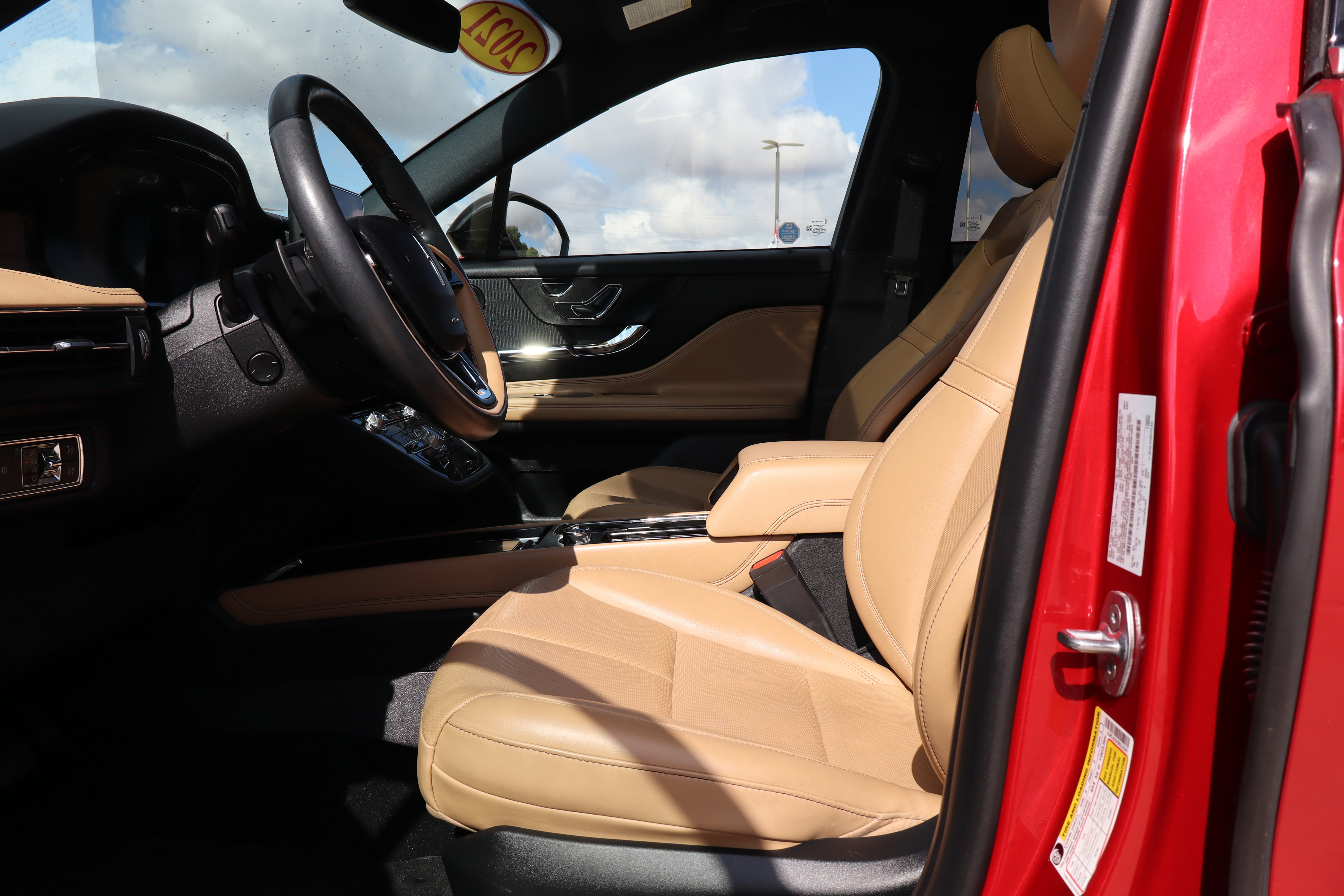 Used 2021 Lincoln Corsair Reserve w/ Equipment Group 201A image 10