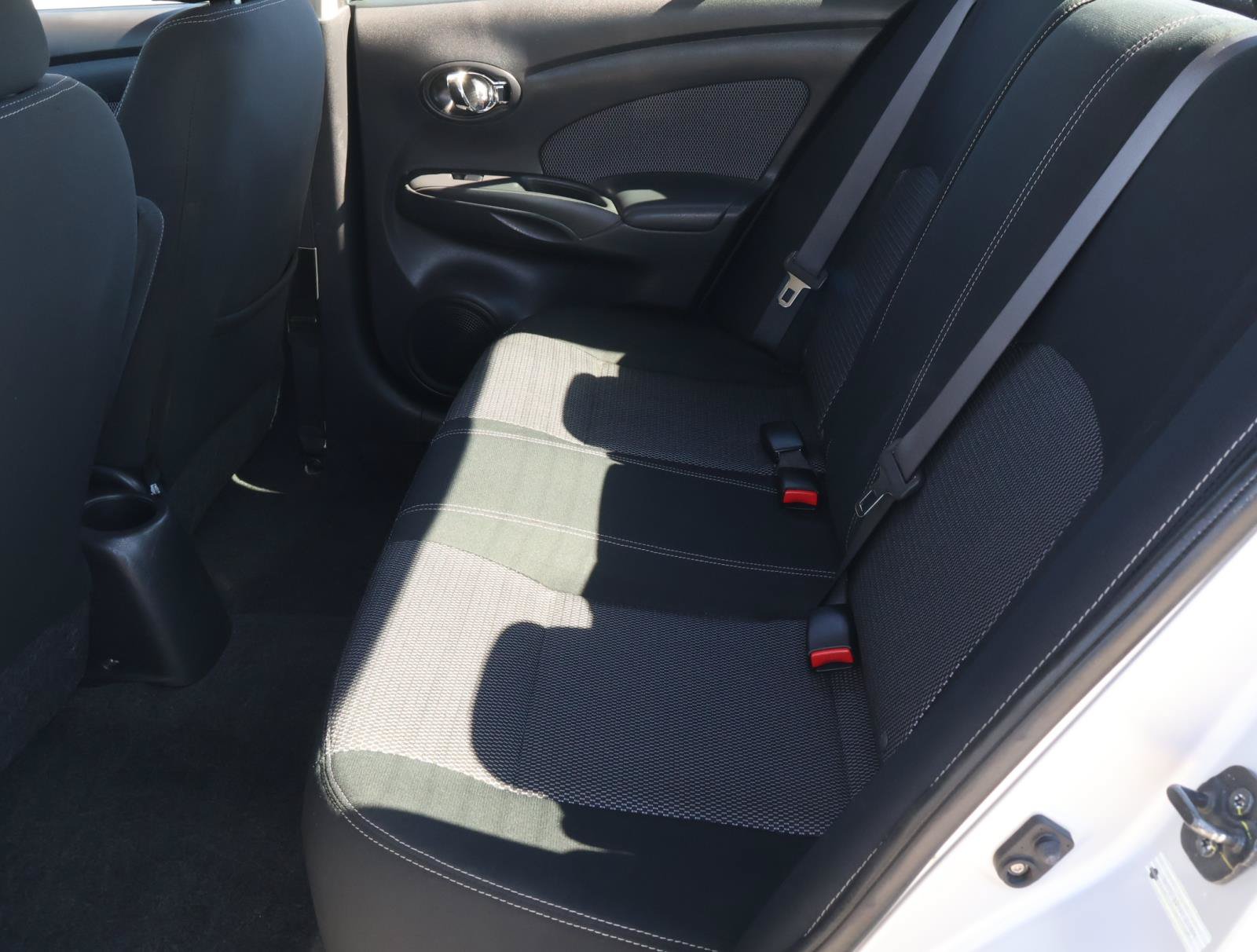 Used 2015 Nissan Versa SV FWD image 17
