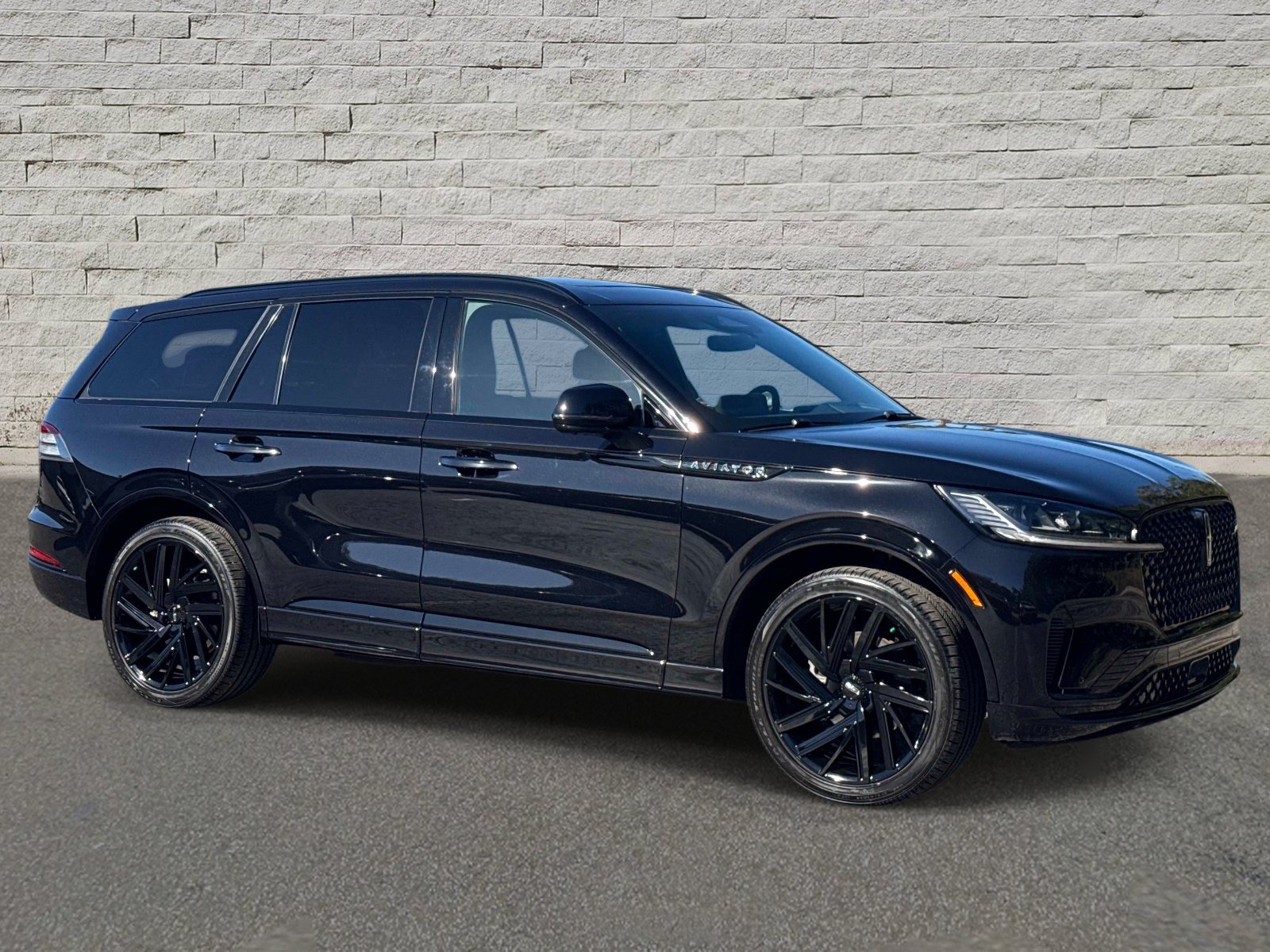 Used 2025 Lincoln Aviator Black Label w/ Jet Appearance Package AWD/4WD image 6
