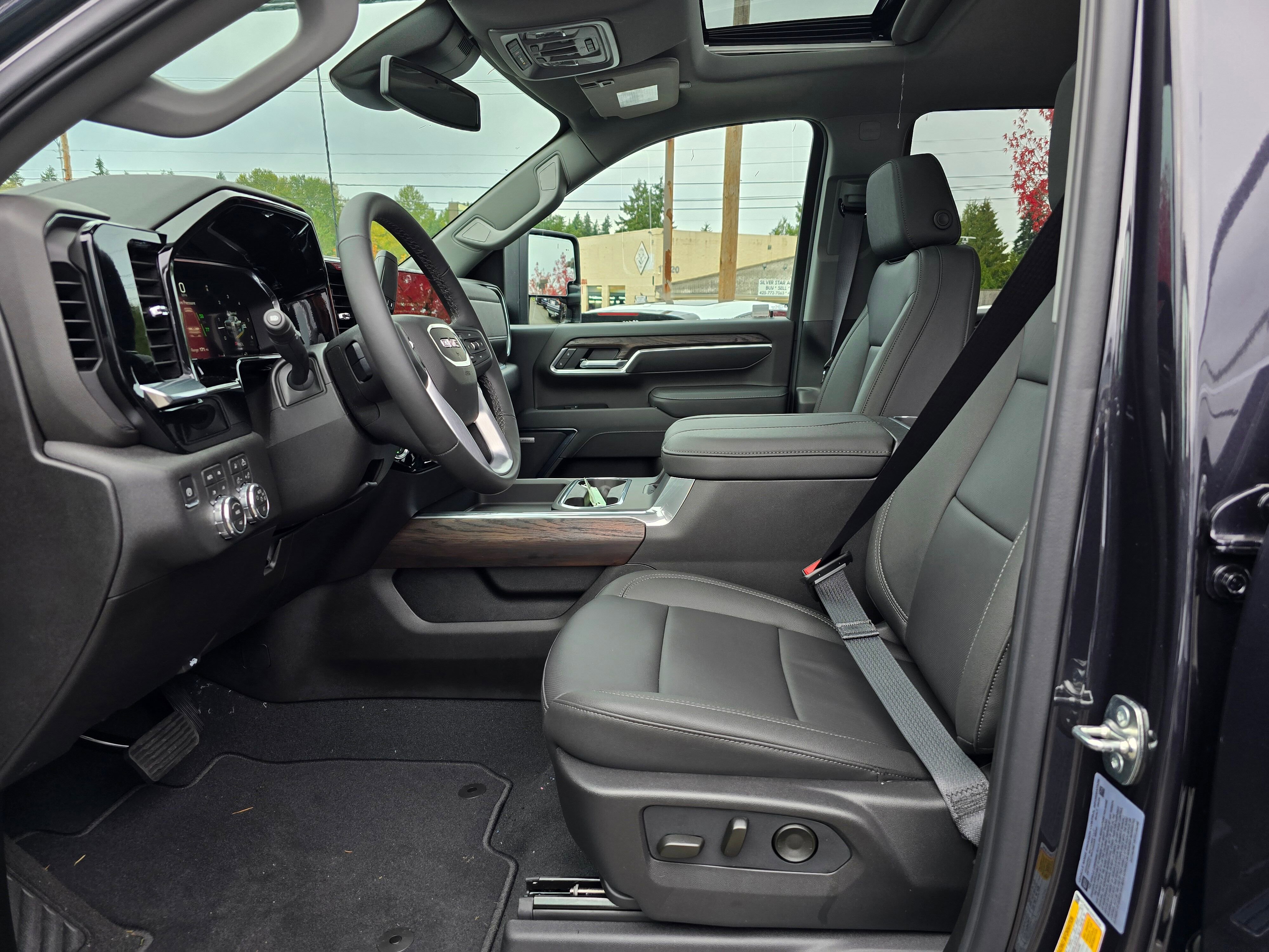 New 2026 GMC Sierra 2500 SLT w/ SLT Premium Package AWD/4WD image 18