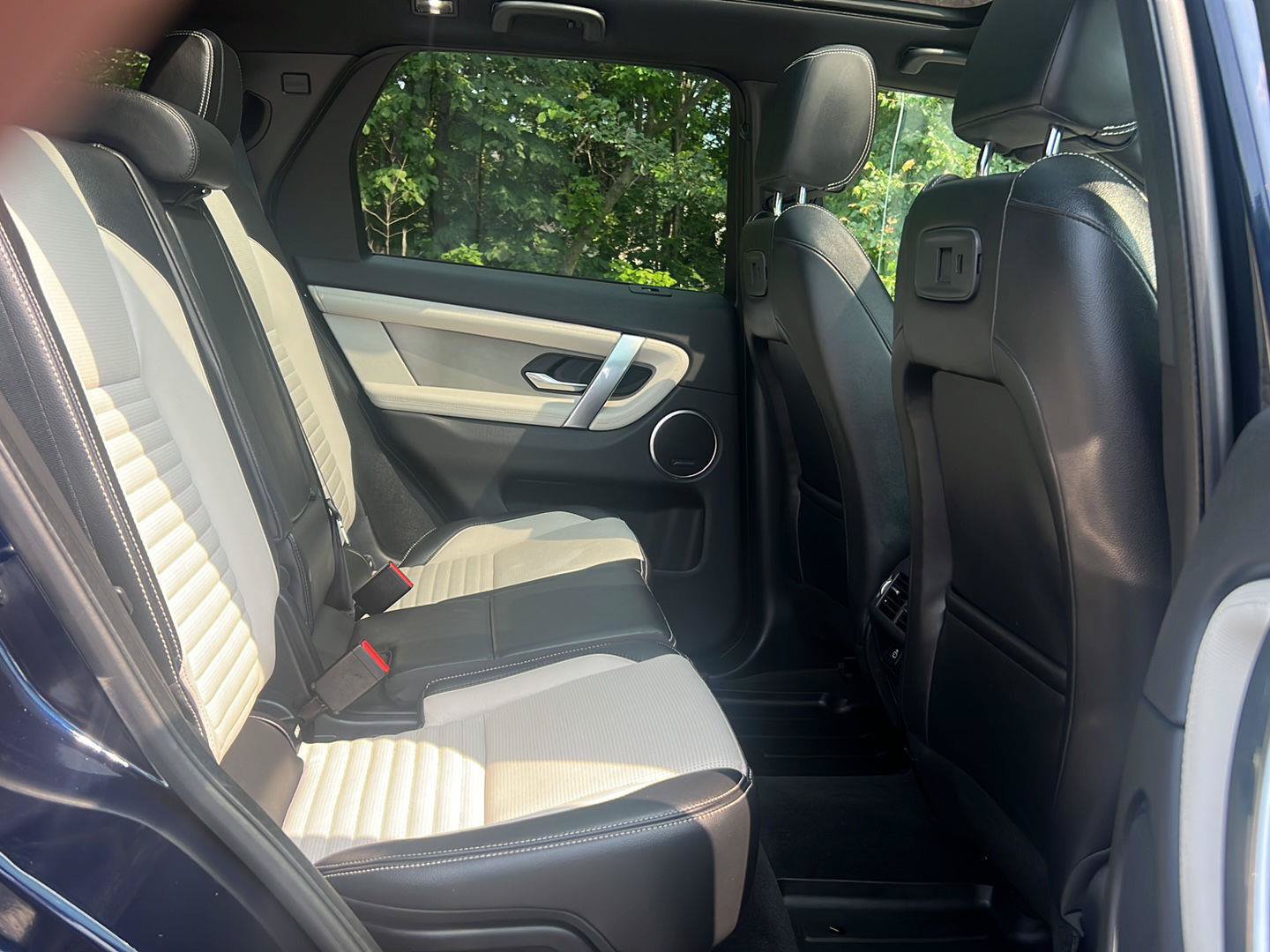 Used 2022 Land Rover Discovery Sport S R-Dynamic AWD/4WD image 27