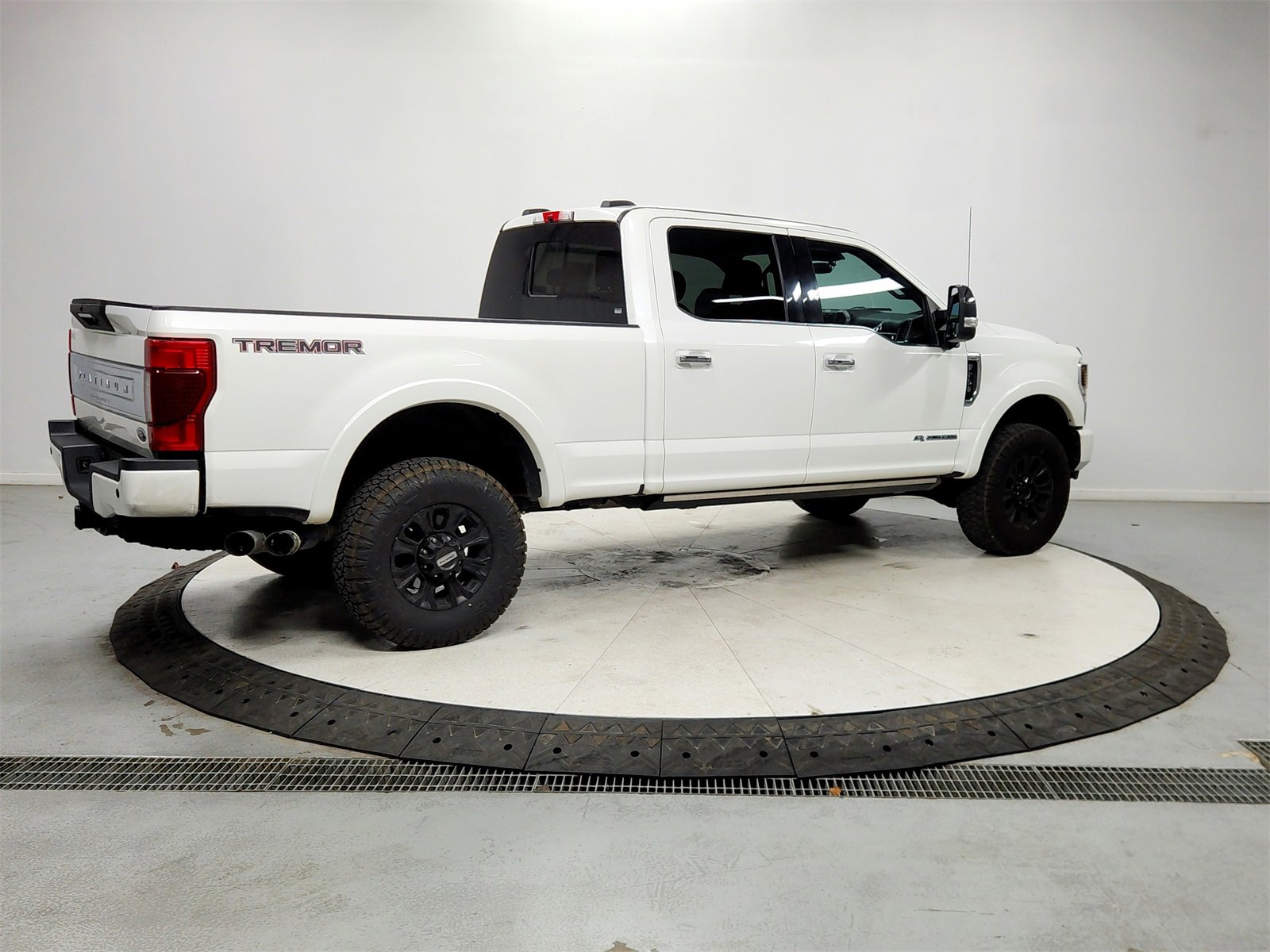 Used 2021 Ford F250 Platinum w/ Tremor Off-Road Package image 7