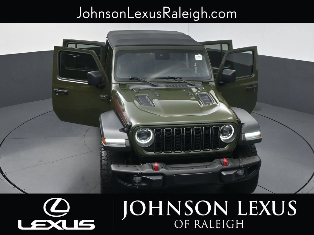 Used 2024 Jeep Gladiator Rubicon w/ Convenience Group AWD/4WD image 35