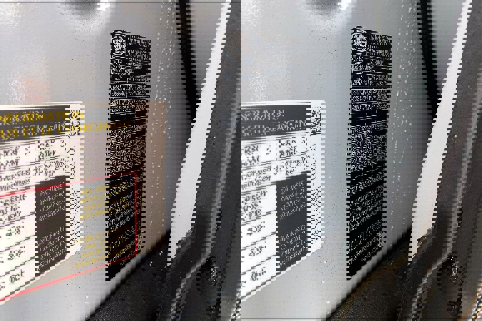 Used 2025 Land Rover Range Rover Velar Dynamic SE image 31