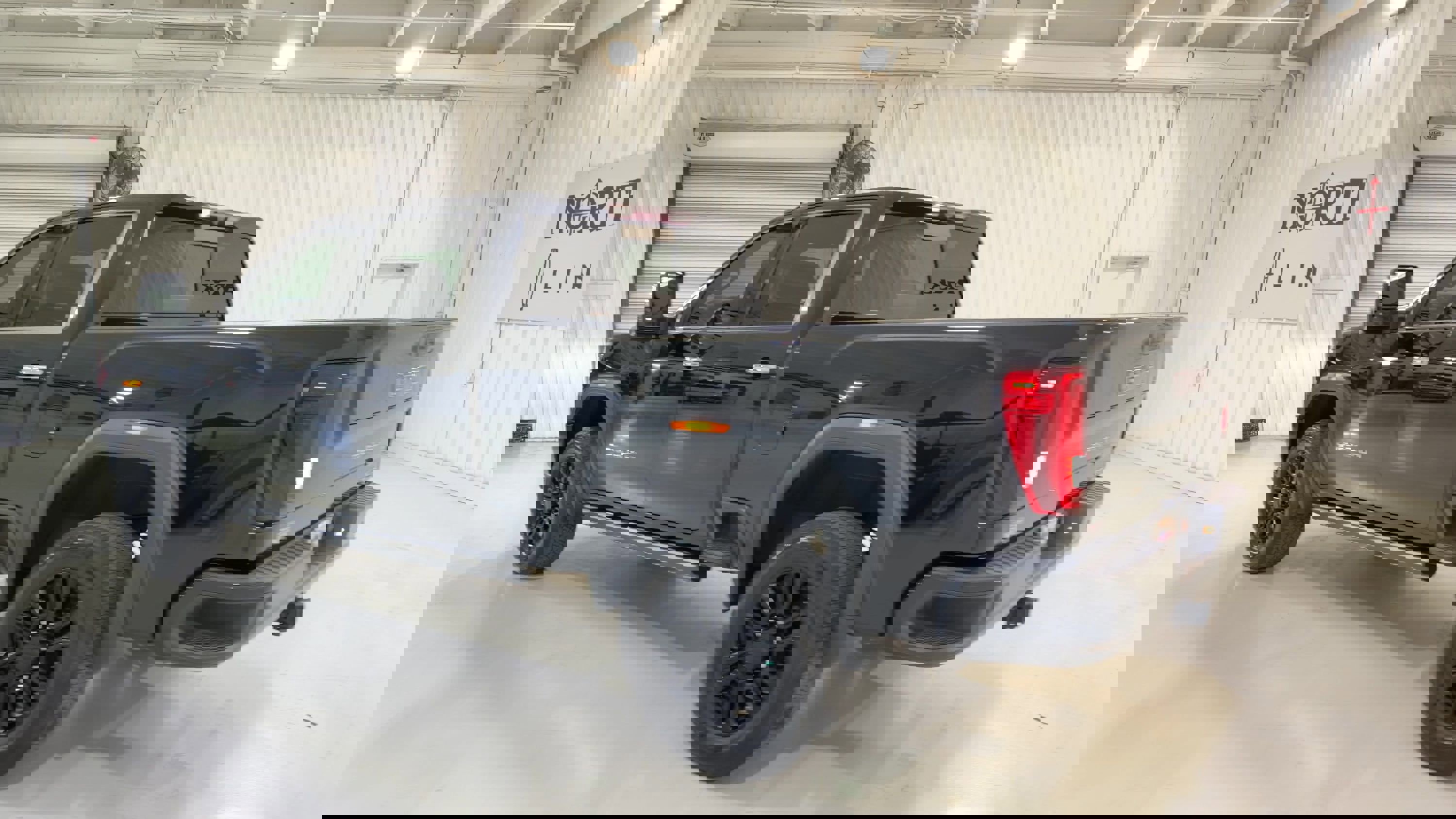 Used 2022 GMC Sierra 2500 Denali w/ Denali Black Diamond Edition image 7