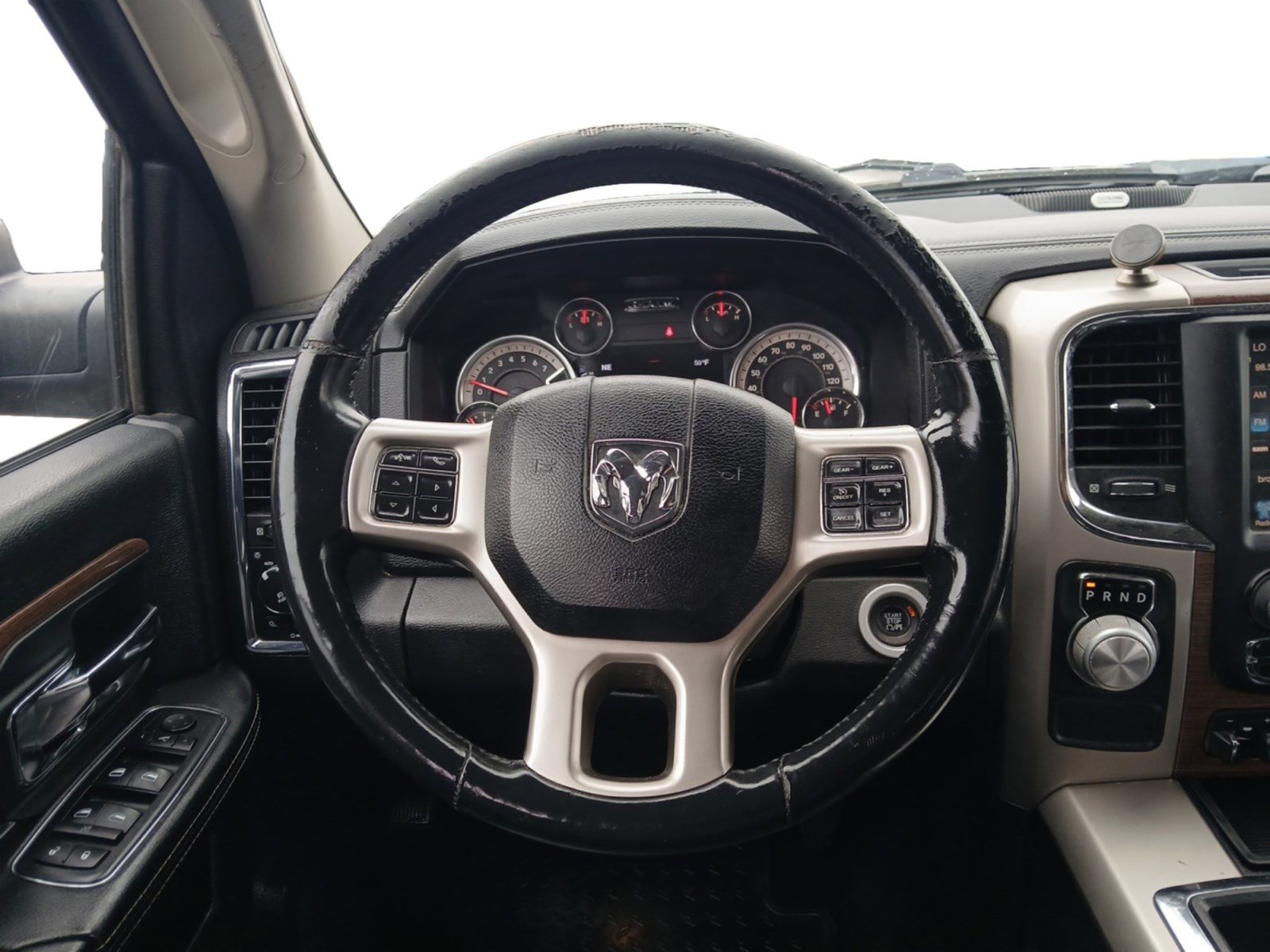Used 2014 RAM 1500 Laramie w/ Convenience Group image 12