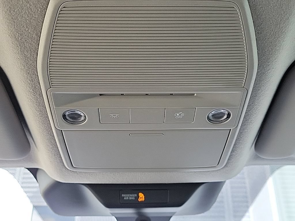 Certified 2025 Nissan Kicks SR w/ Illumination Package FWD image 30