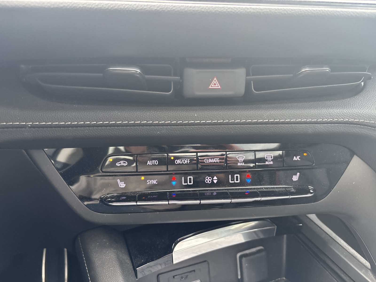 Used 2023 Buick Envision Essence w/ Technology Package I AWD/4WD image 8