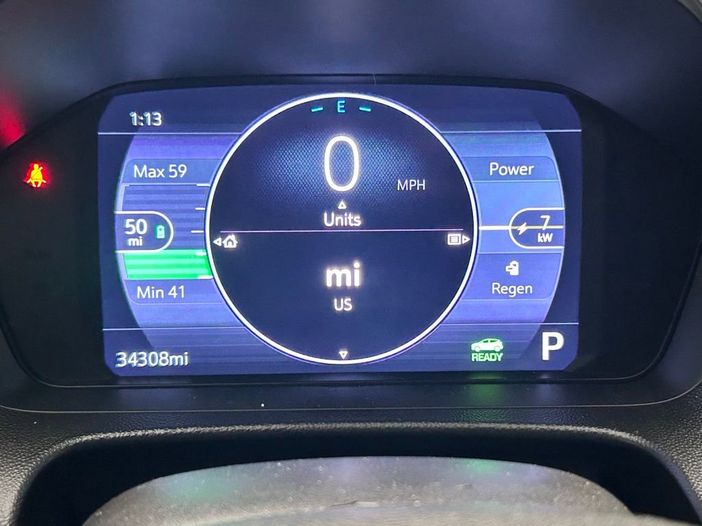 Used 2022 Chevrolet Bolt EUV LT w/ Convenience Package image 18